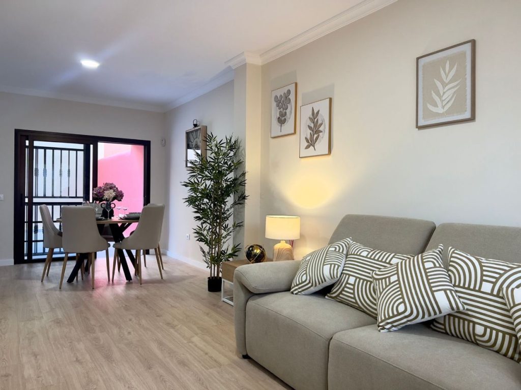 Chalet Adosado Reformado en El Galeón