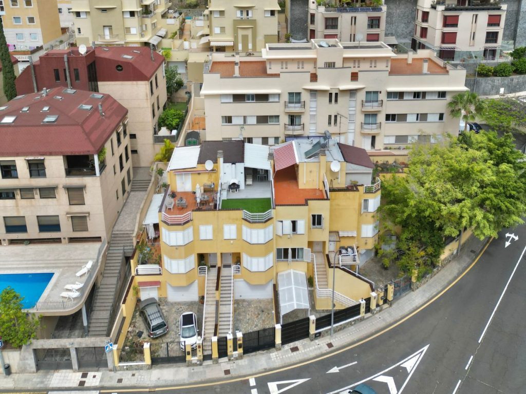 chalet adosado en Residencial Anaga